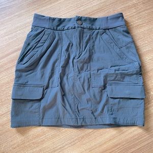 Athleta Trekki Cargo Skort - Gray, Size 4